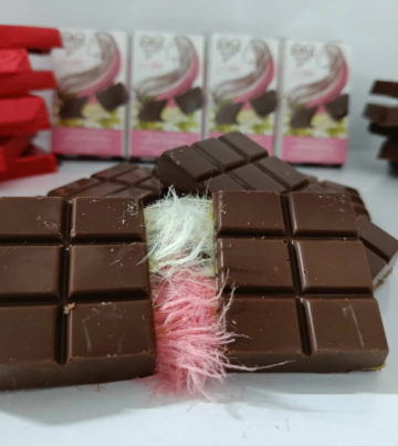 ЕНДЖЪЛ ХЕЪР МЛЕЧЕН ШОКОЛАД С ПИШМАНЕ И КРЕМ ОТ ШАМ ФЪСТЪК 160 ГР