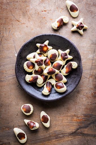 СЕАШЕЛС ШОКОЛАДОВИ БОНБОНИ МОРСКО ДЪНО С ЛЕШНИКОВ ПЪЛНЕЖ 250 ГР