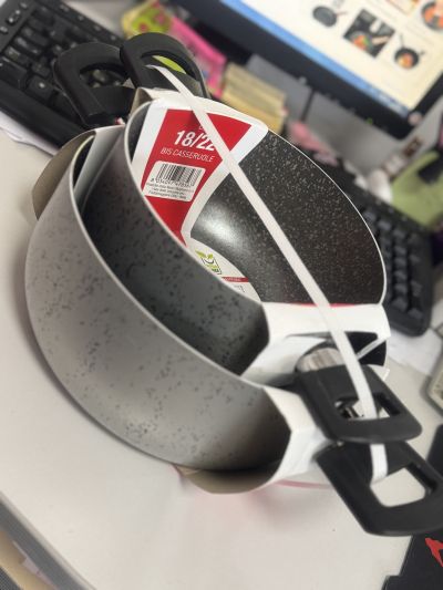 ИТАЛИАНСКИ СЕТ ТЕНДЖЕРИ С ТЕФЛОНОВО ПОКРИТИЕ 18 СМ + 23 СМ ДИАМЕТЪР