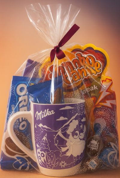 1 + 1 МИЛКА ЛАКОМСТВА ЗА КОЛЕДА + ГОЛЯМА МИЛКА ЧАША