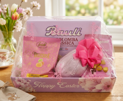  ПОДАРЪЧНА КОШНИЦА БАУЛИ С КОЗУНАК И ЛАКОМСТВА